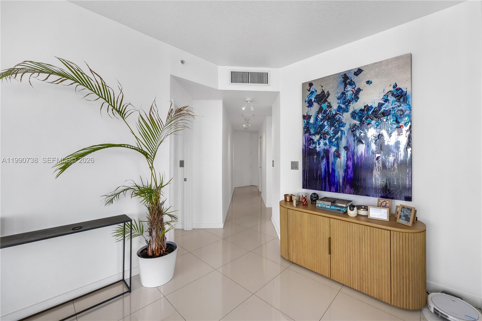 79 Southwest 12th Street, Unit 2401S Miami, FL 33130 - Photo 6 of 29