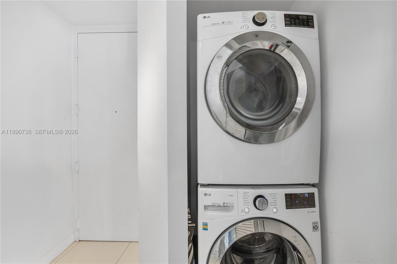 79 Southwest 12th Street, Unit 2401S Miami, FL 33130 - Photo 7 of 29