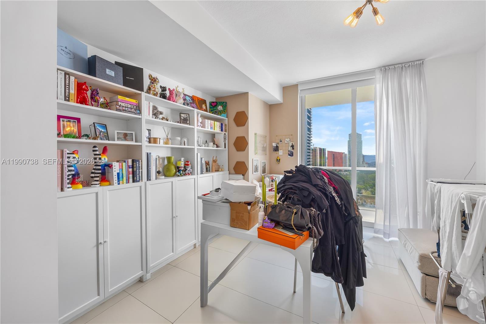 79 Southwest 12th Street, Unit 2401S Miami, FL 33130 - Photo 8 of 29