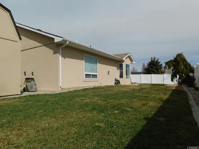 $485,000 | 2100 Hitching Post Drive, Green River, WY 82935