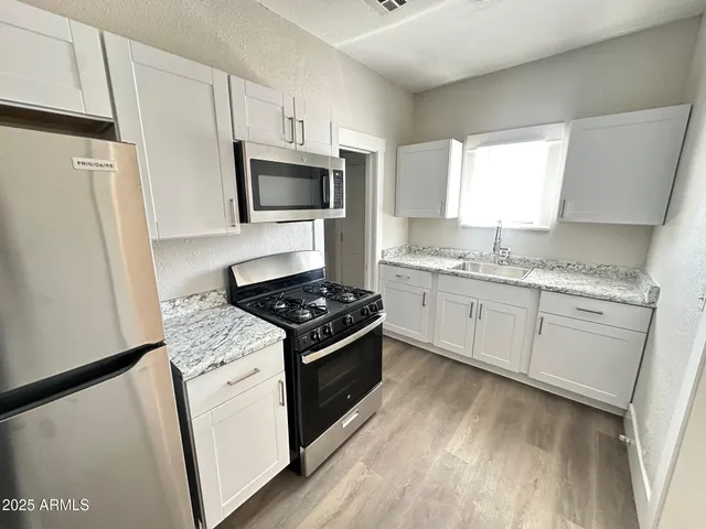 $950 | 2032 West Adams Street, Unit 2, Phoenix, AZ 85009