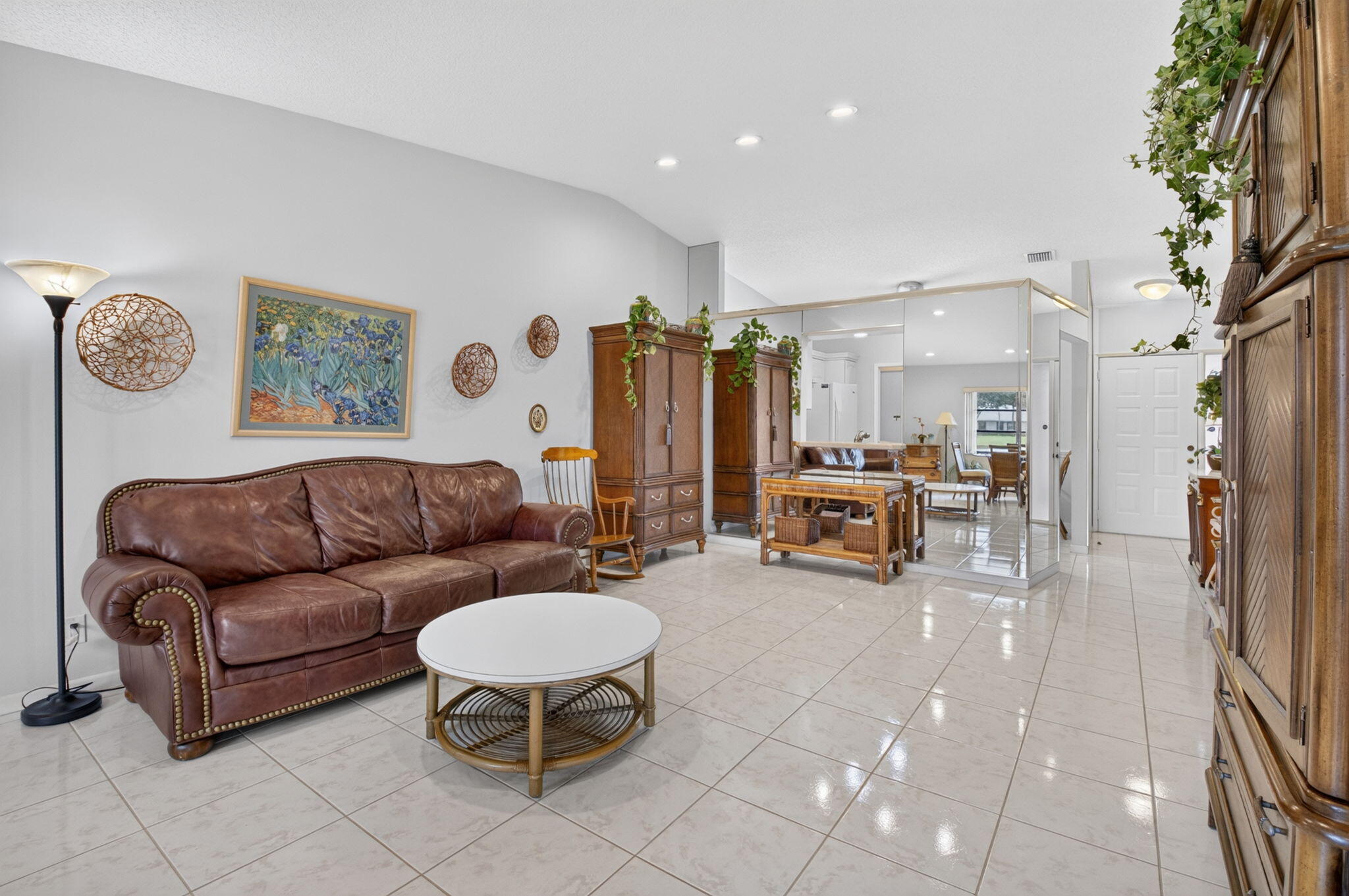 8427 Parkgate Road, Unit C Boca Raton, FL 33496 - Photo 9 of 49 Living Room