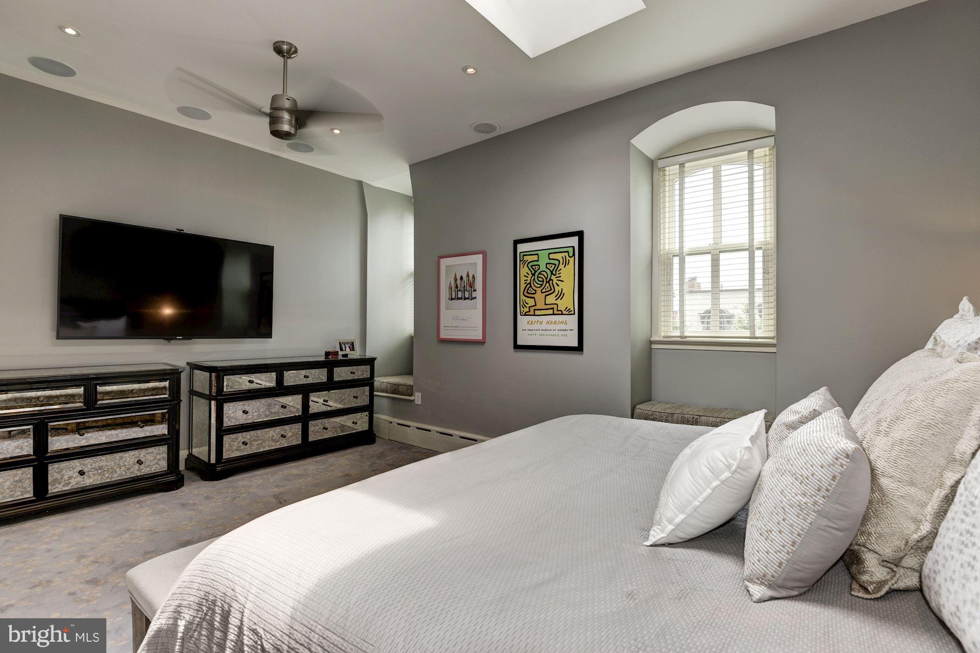 1335 Corcoran Street Northwest Washington, DC 20009 - Photo 13 of 20 Bedroom (Master)