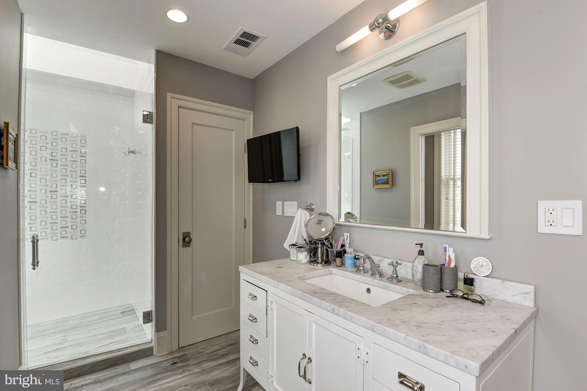 1335 Corcoran Street Northwest Washington, DC 20009 - Photo 16 of 20 Bath (Master)