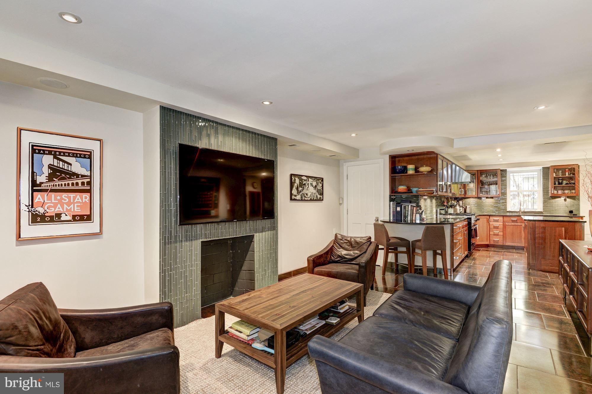1335 Corcoran Street Northwest Washington, DC 20009 - Photo 10 of 20 Family Room