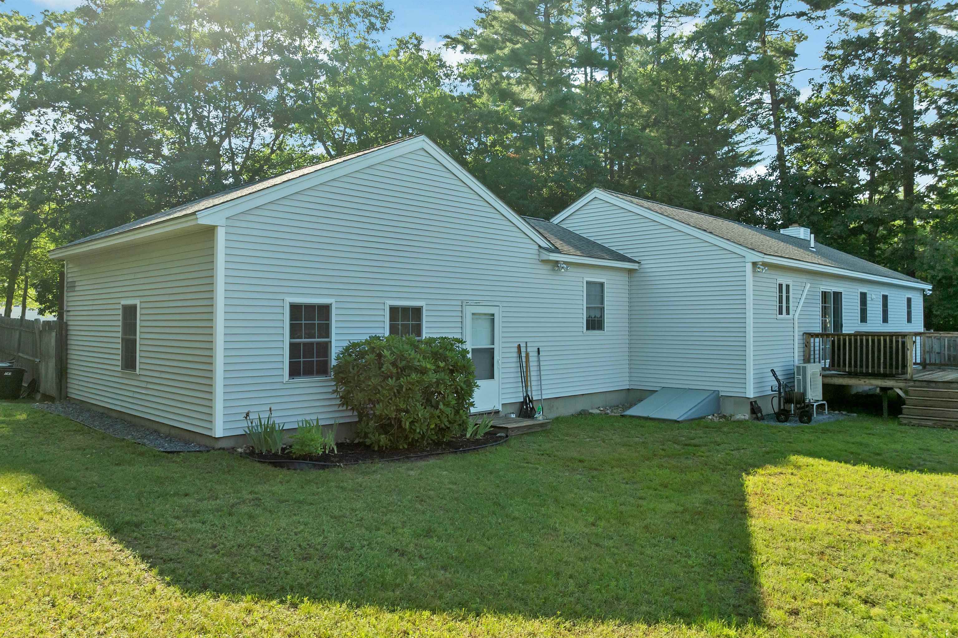84 Fremont Road Raymond, NH 03077 - Photo 8 of 43