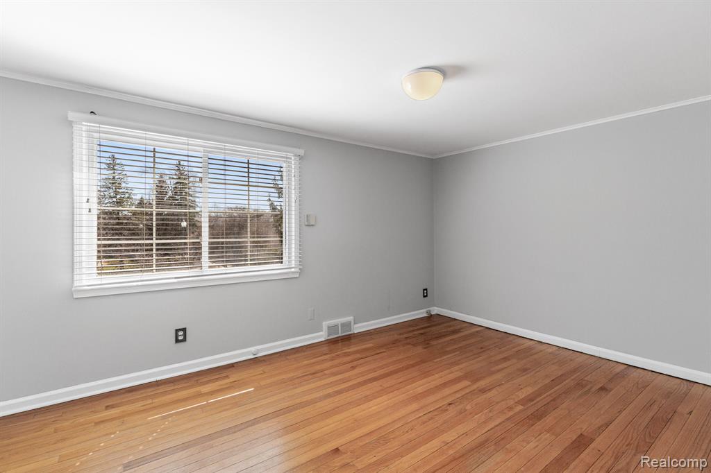 1626 Graefield Road Birmingham, MI 48009 - Photo 13 of 24