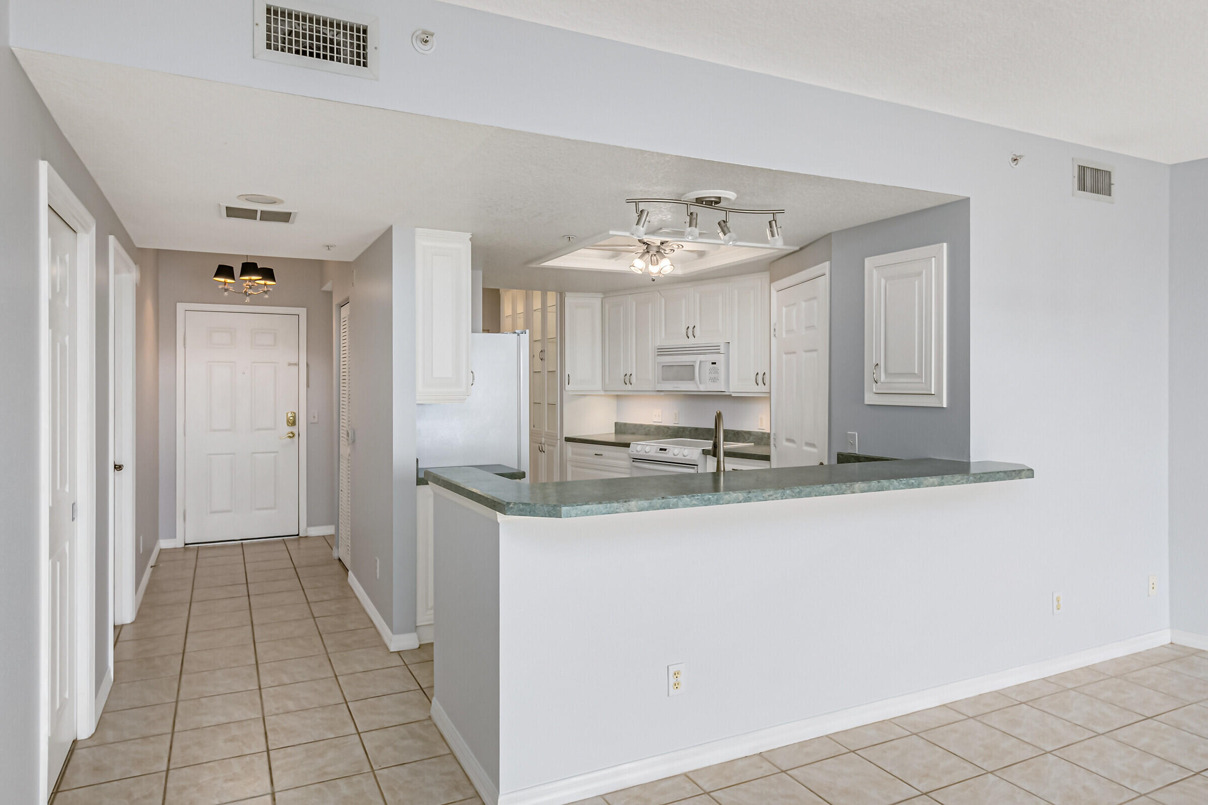 100 Riverside Drive, Unit 604 Cocoa, FL 32922 - Photo 34 of 75 19_100Riverside212_mls