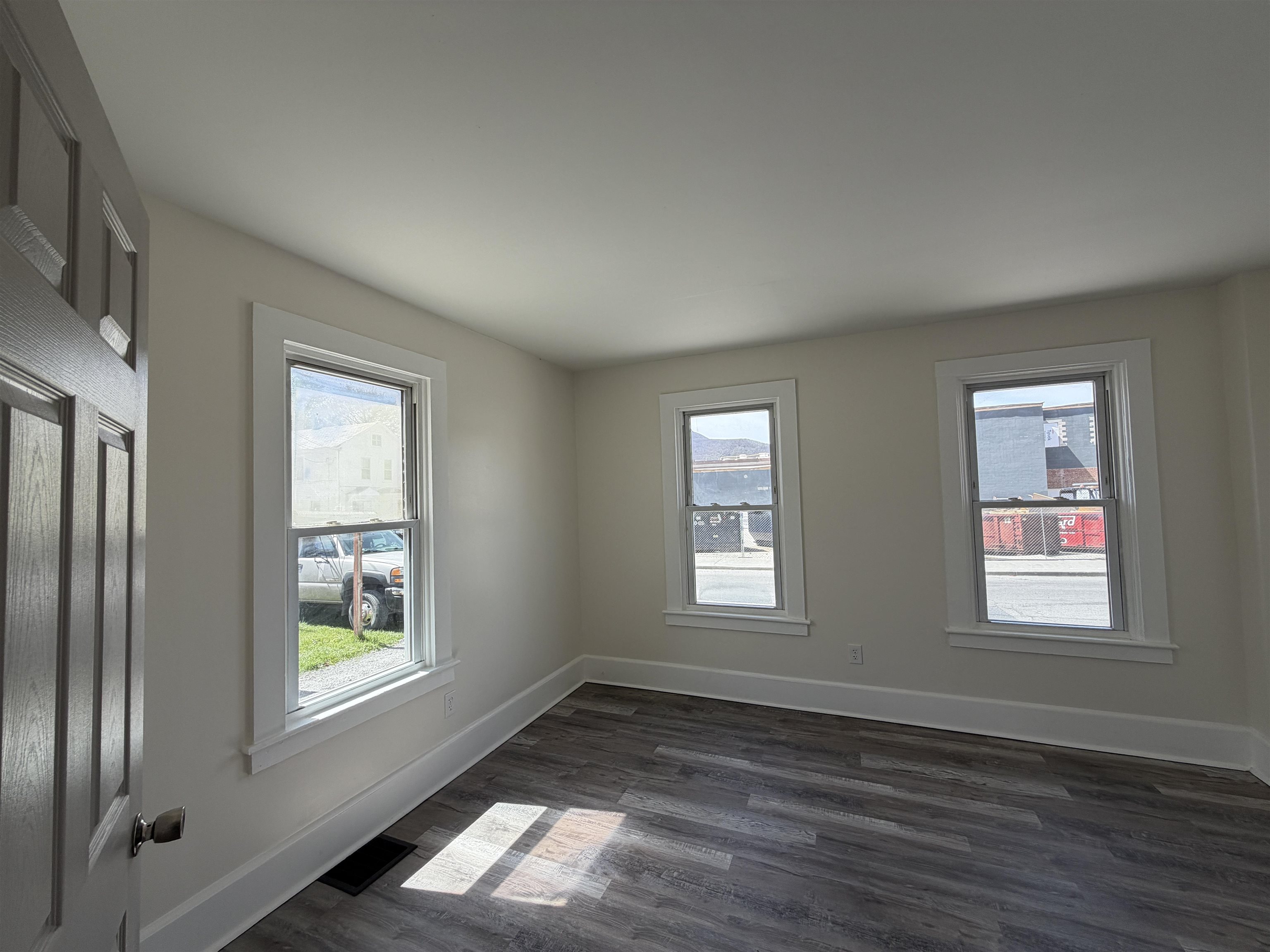 340 Pleasant Street Bennington, VT 05201 - Photo 11 of 24