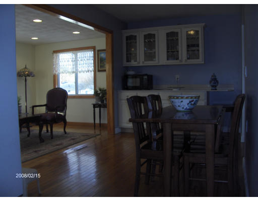 12 Sonning Road Beverly, MA 01915 - Photo 4 of 8 Gallery Image 4