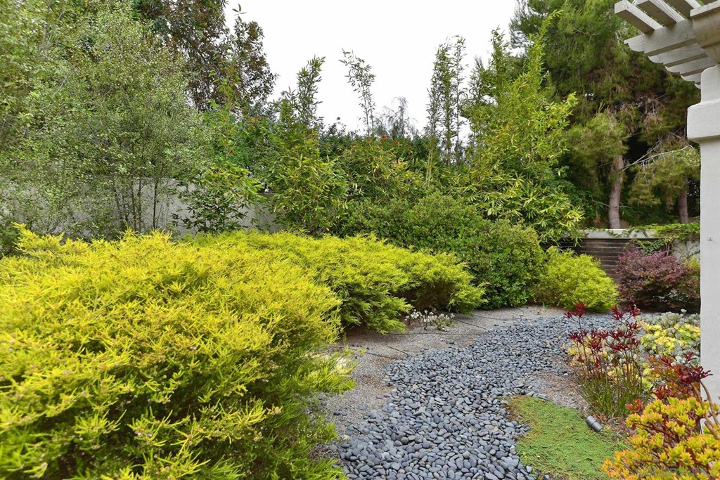 9624 Claiborne Square La Jolla, CA 92037 - Photo 13 of 19