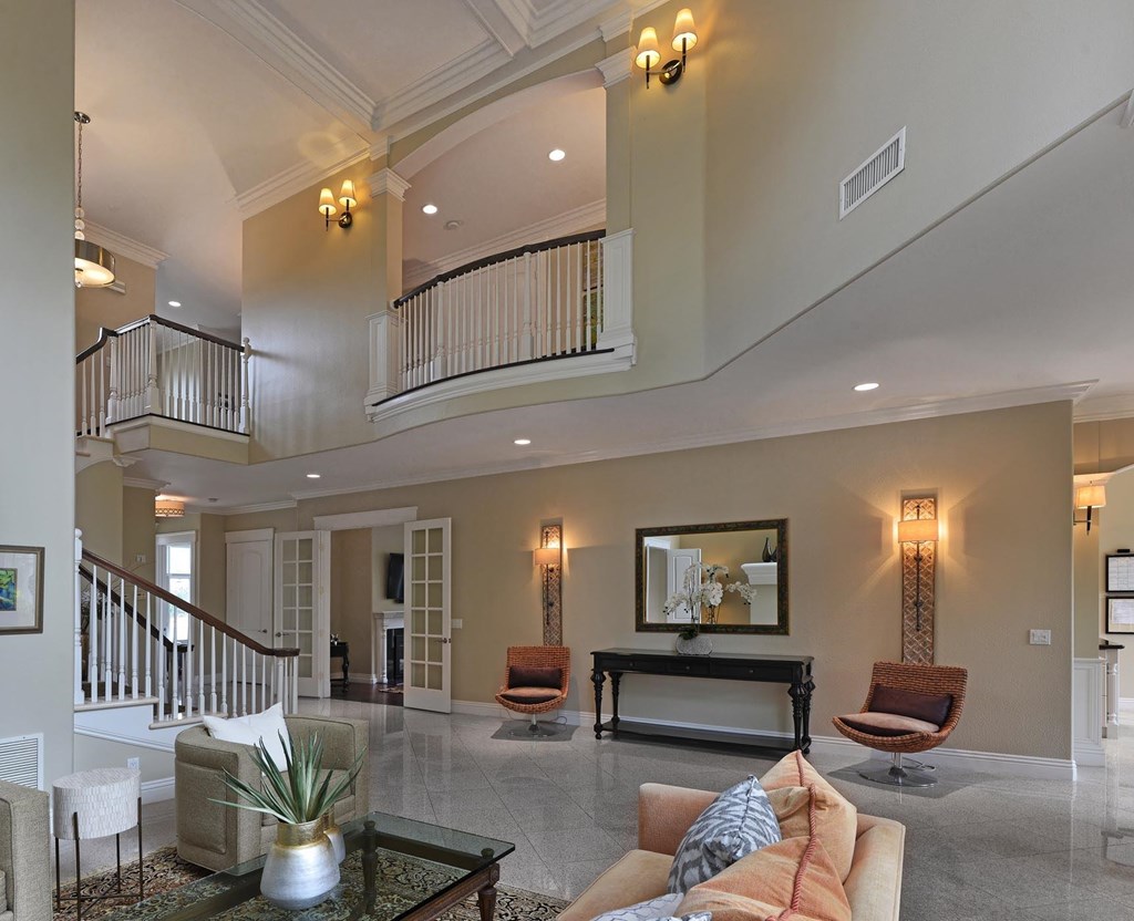 9624 Claiborne Square La Jolla, CA 92037 - Photo 3 of 19