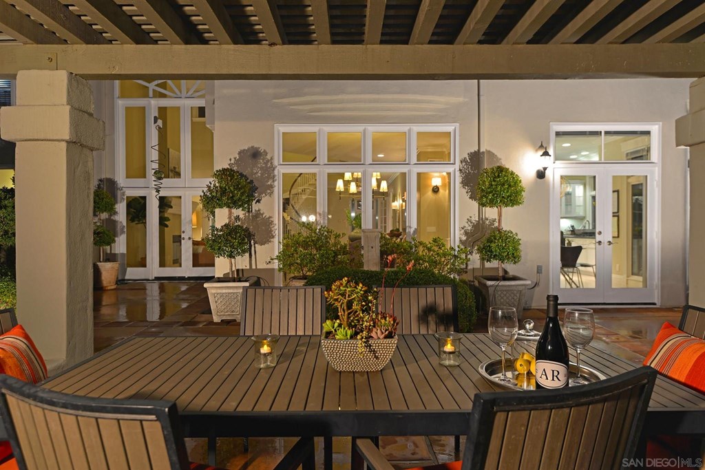 9624 Claiborne Square La Jolla, CA 92037 - Photo 6 of 19