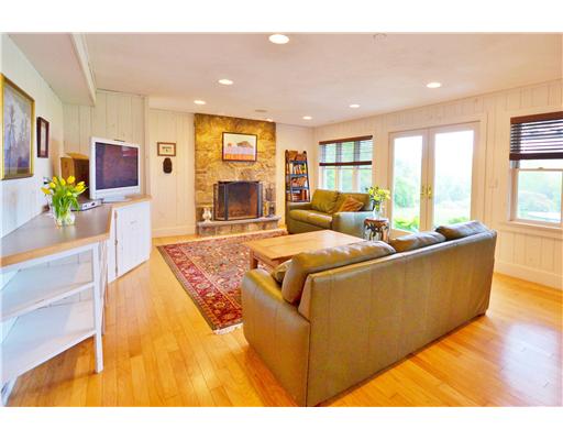 110 Willett Road North Kingstown, RI 02874 - Photo 18 of 20 Den/Family/Great Room.