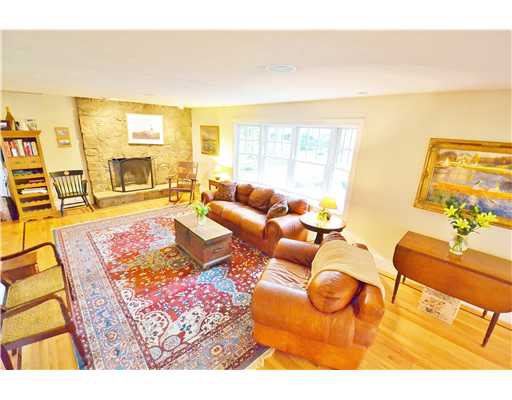 110 Willett Road North Kingstown, RI 02874 - Photo 7 of 20 Living Room.