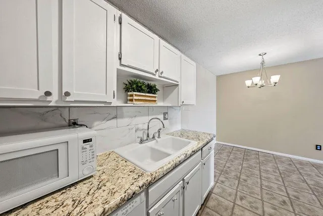 $148,500 | 401 East Burnsville Parkway, Unit 318, Burnsville, MN 55337