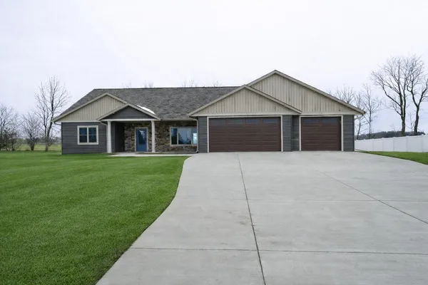$689,900 | W24362 Fairway Lane, Trempealeau, WI 54661