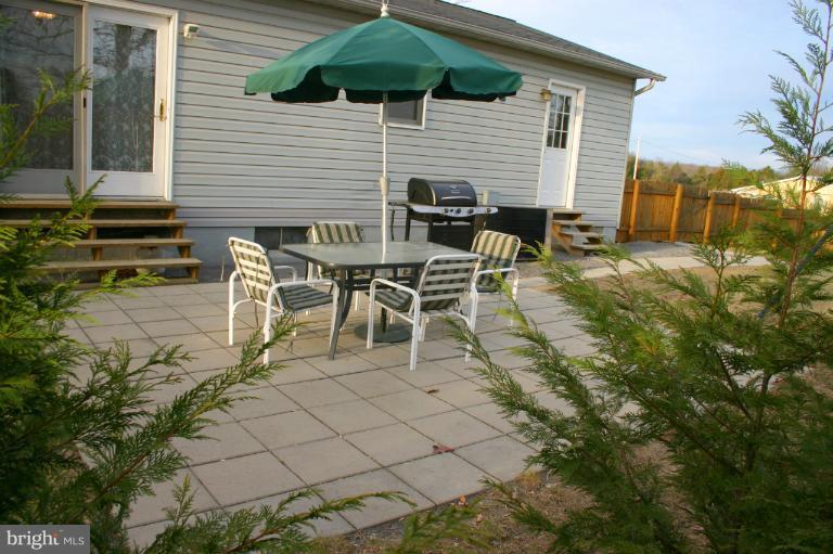 5735 Long Meadow Road Middletown, VA 22645 - Photo 4 of 29 Patio