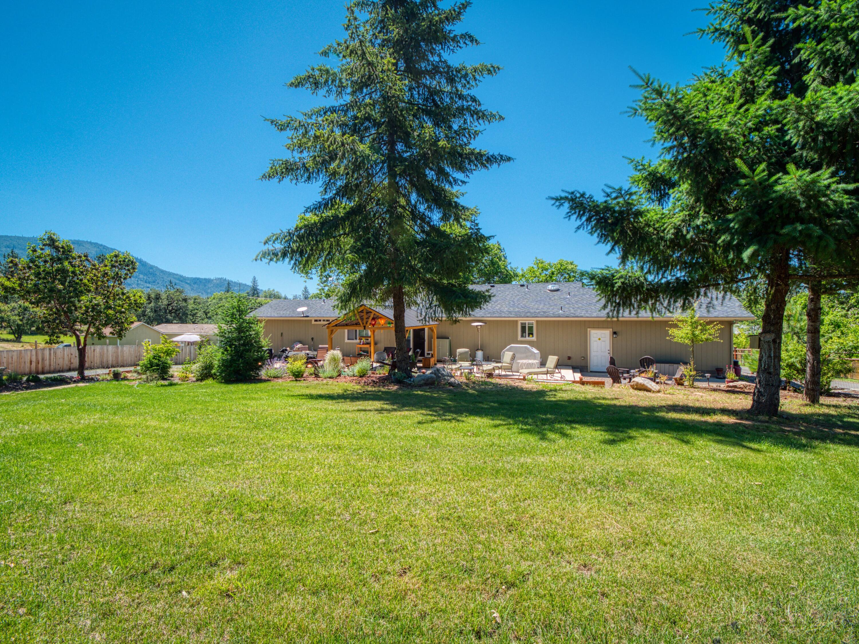 801 Three Pines Road Grants Pass, OR 97526 - Photo 39 of 45 Rear 3