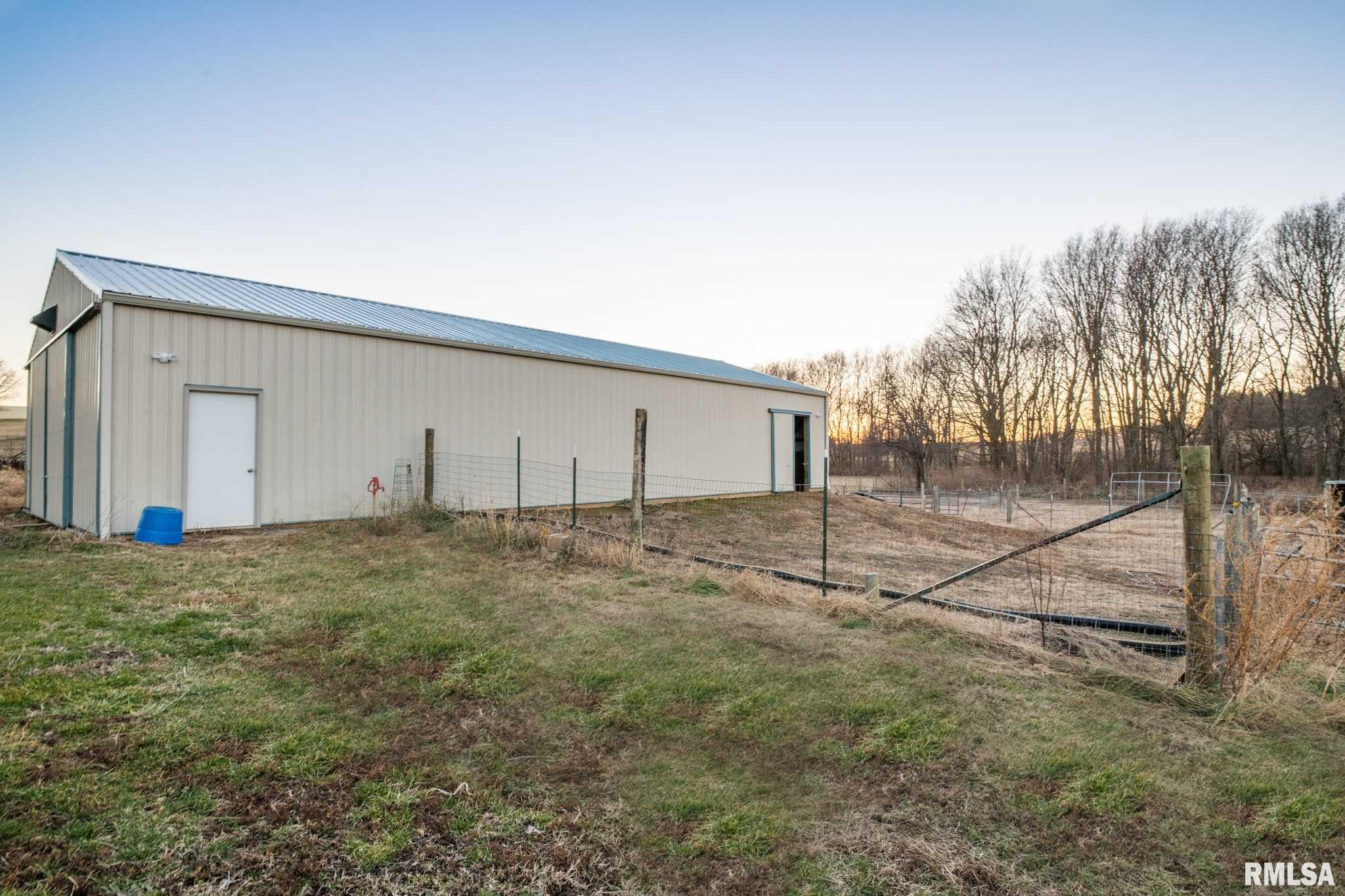 6267 Locust Road Delavan, IL 61734 - Photo 5 of 42