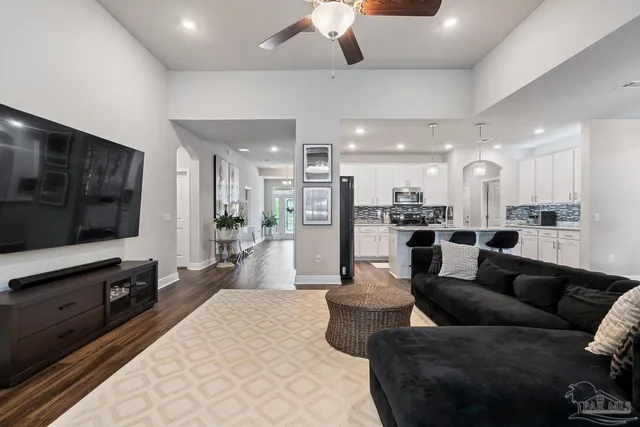 $4,000 | 3552 Pelican Bay Circle, Gulf Breeze, FL 32563