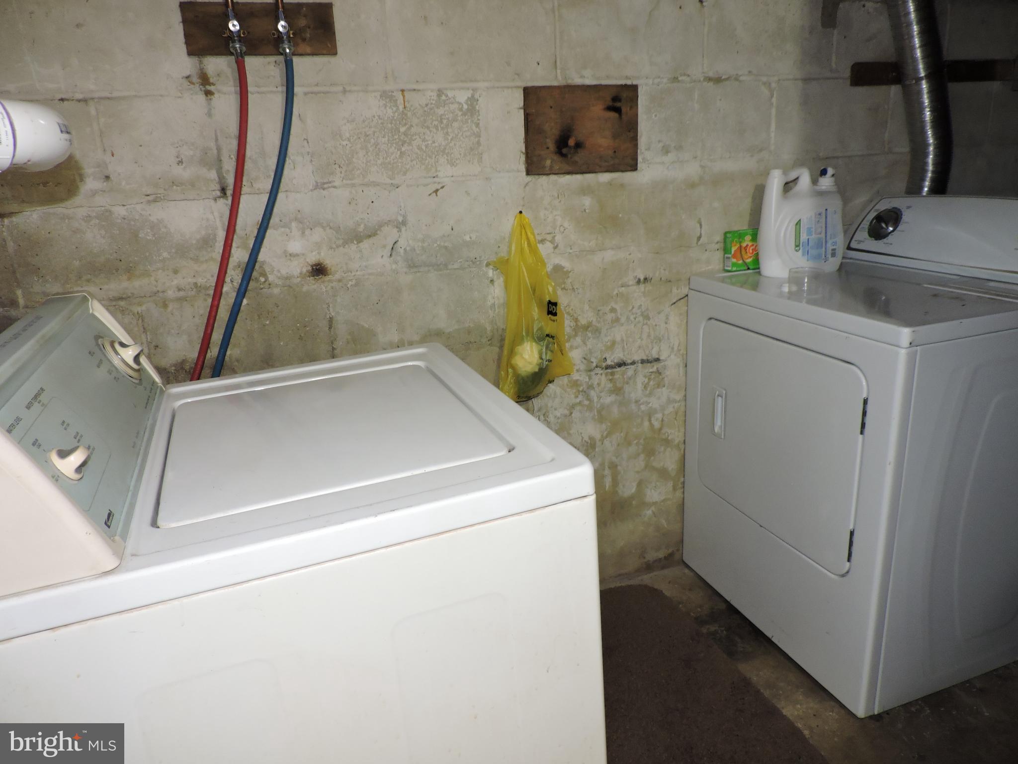 8470 Bussenius Road Pasadena, MD 21122 - Photo 28 of 29 Lower laundry