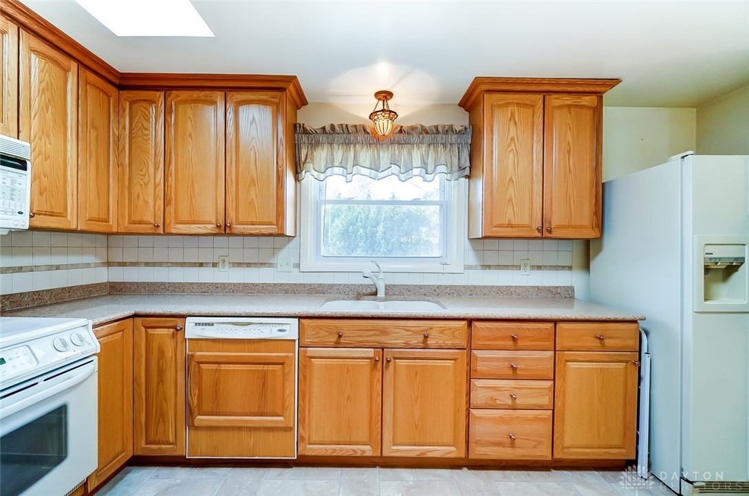 5247 West Ridgewood Road Springfield, OH 45503 - Photo 16 of 43