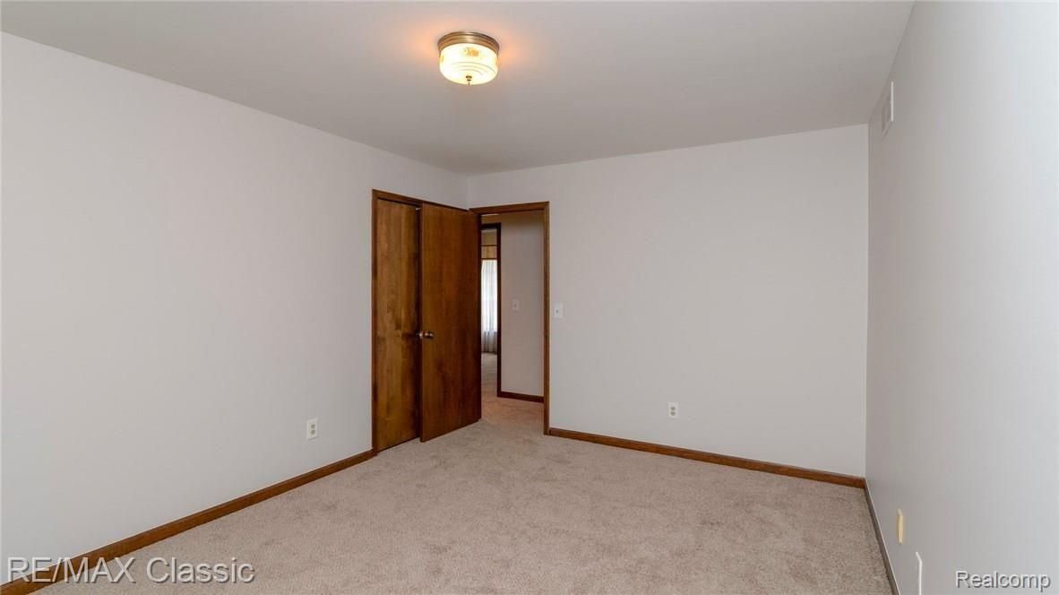 688 Sunlight Drive Rochester, MI 48309 - Photo 45 of 63 049_19.jpg