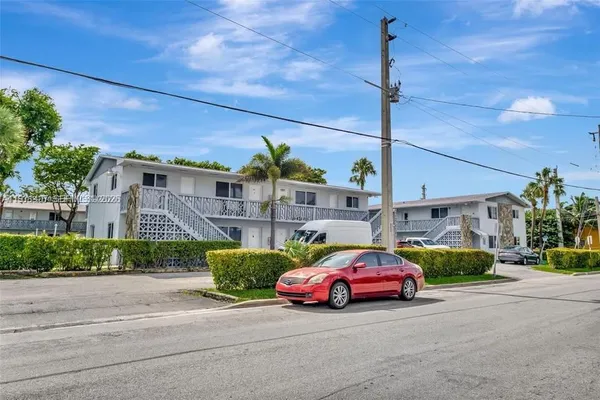 $2,000 | 898 Northwest 45th Avenue, Unit 42, Miami, FL 33126