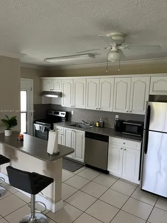 $2,195 | 898 Northwest 45th Avenue, Unit 42, Miami, FL 33126