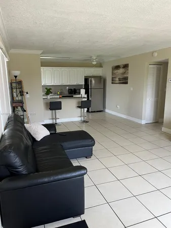 $2,195 | 898 Northwest 45th Avenue, Unit 42, Miami, FL 33126