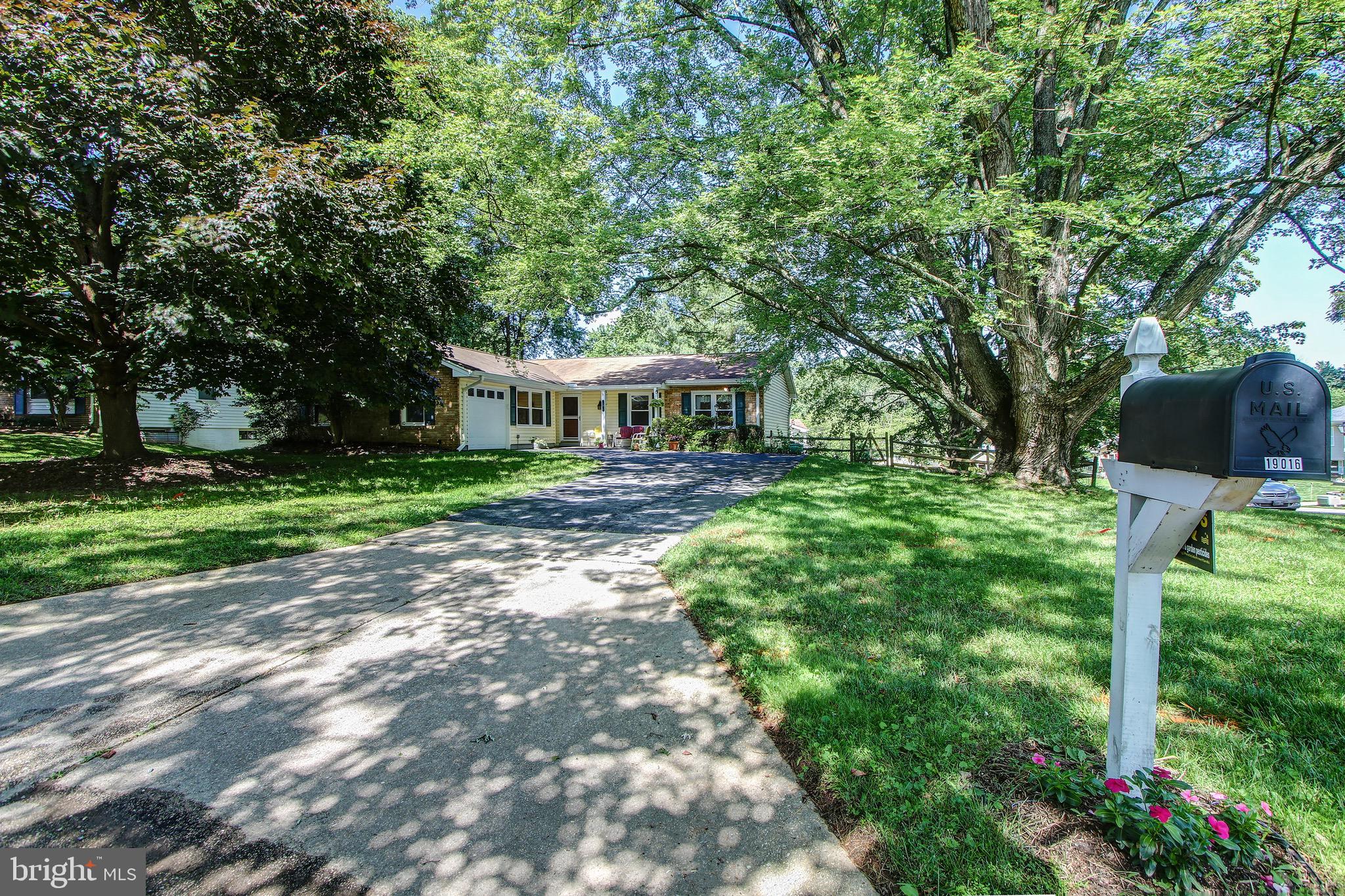 19016 High Point Drive Gaithersburg, MD 20879 - Photo 2 of 50