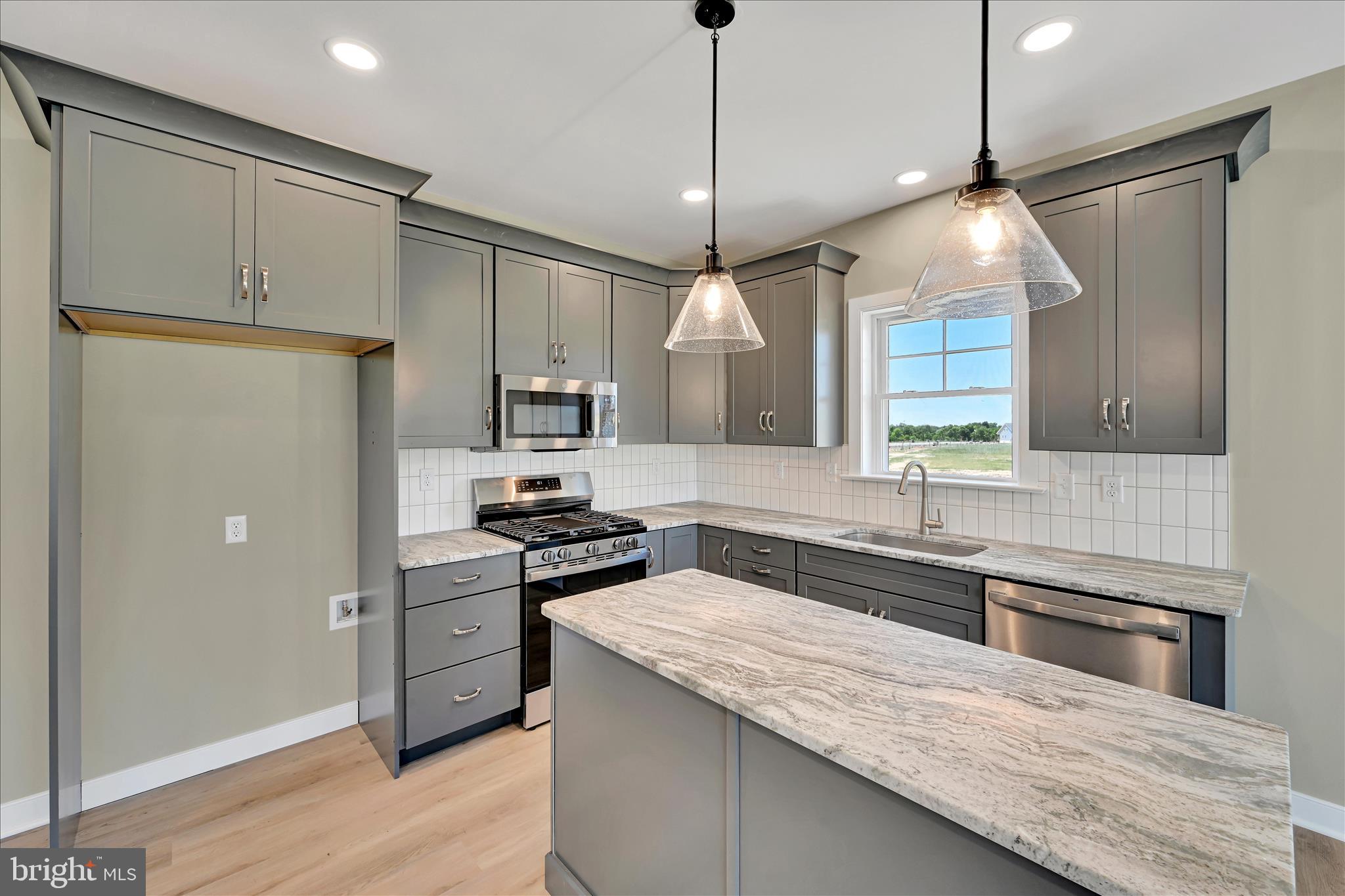309 Ridgefield Drive Elizabethtown, PA 17022 - Photo 7 of 34 Kitchen