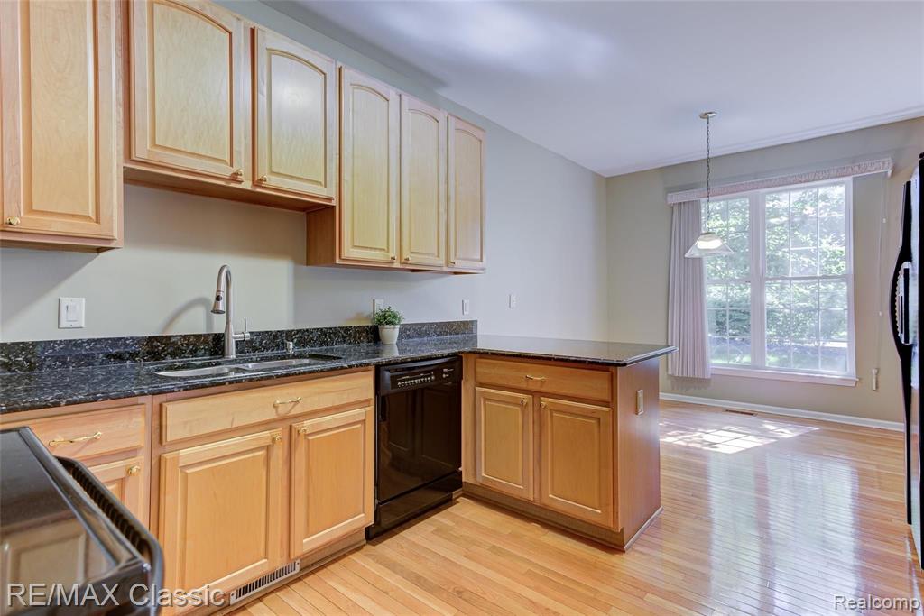 41620 Mitchell Road Novi, MI 48377 - Photo 15 of 40