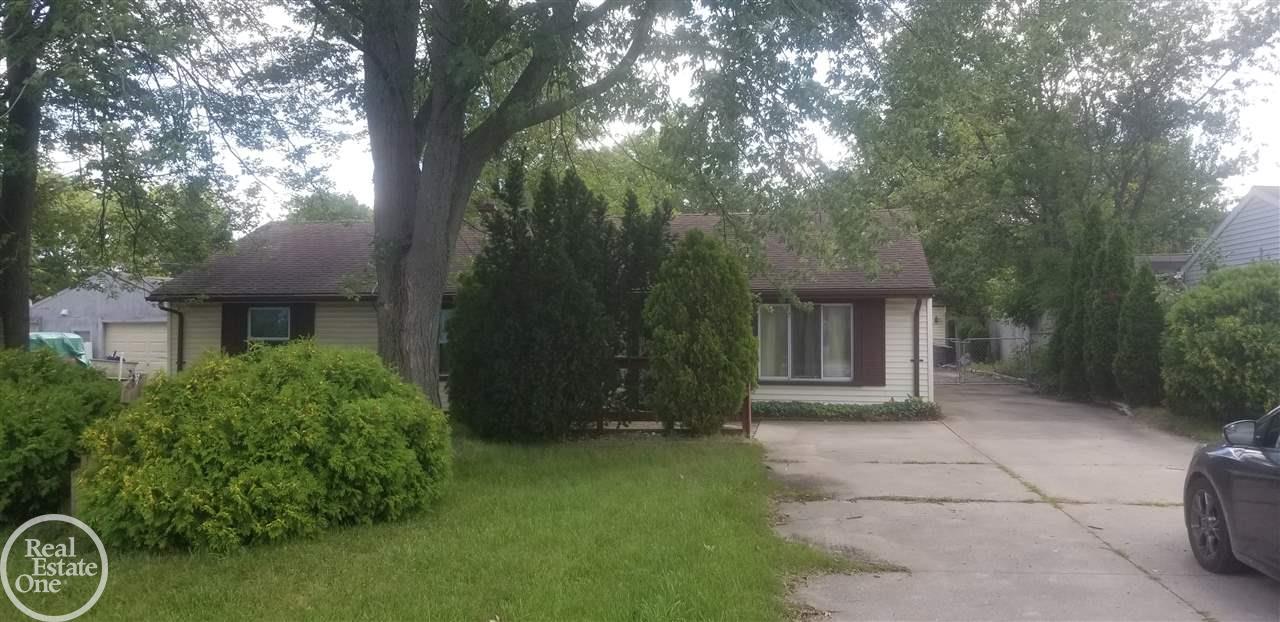 7887 Elizabeth Lake Road Waterford, MI 48327 - Photo 3 of 25