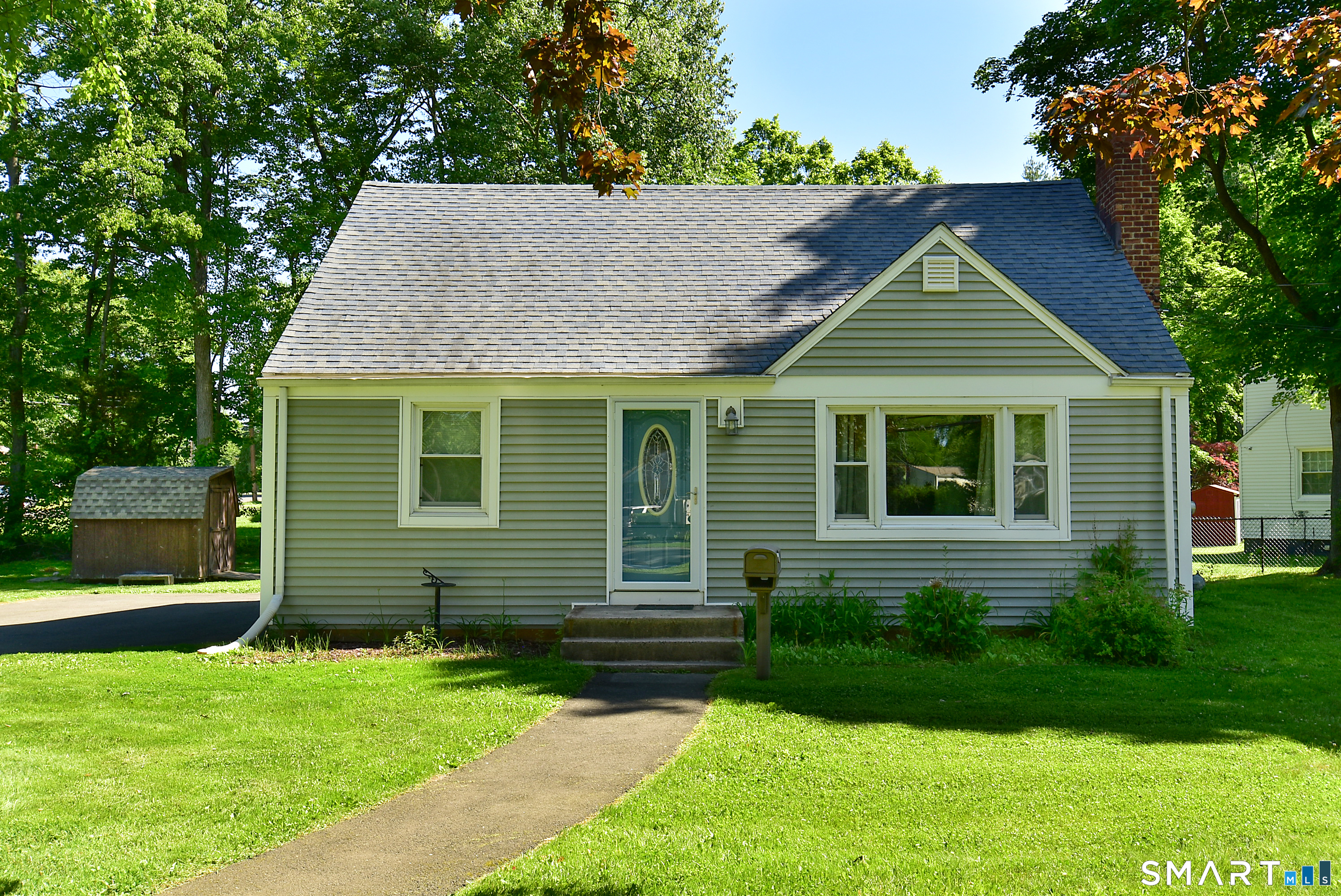 82 Rood Avenue Windsor, CT 06095 - Photo 2 of 29