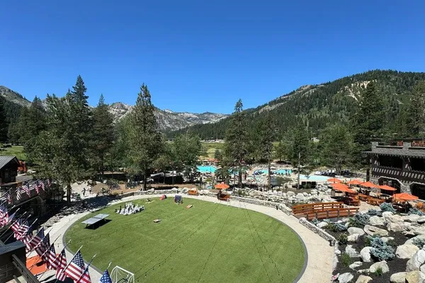 a picture of lake view