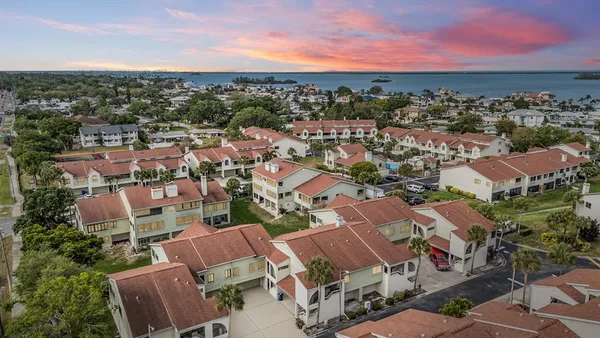 $325,000 | 637 Drake Lane North, Dunedin, FL 34698