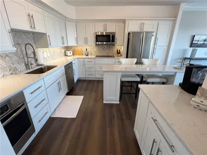 $750,000 | 2510 Grand Boulevard, Unit 3001, Kansas City, MO 64108