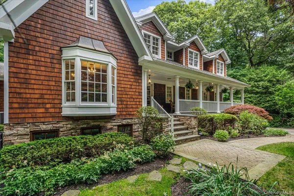 $2,688,000 | 39 Cherry Lane, Syosset, NY 11791