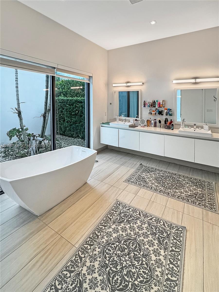 16640 Sunset Way, Unit 16640 Weston, FL 33326 - Photo 18 of 35