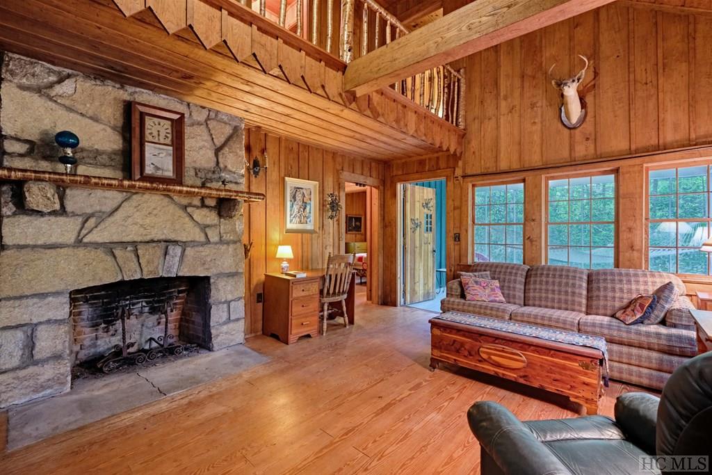 818 Flat Mountain Road Highlands, NC 28741 - Photo 3 of 20 Gallery Image 3