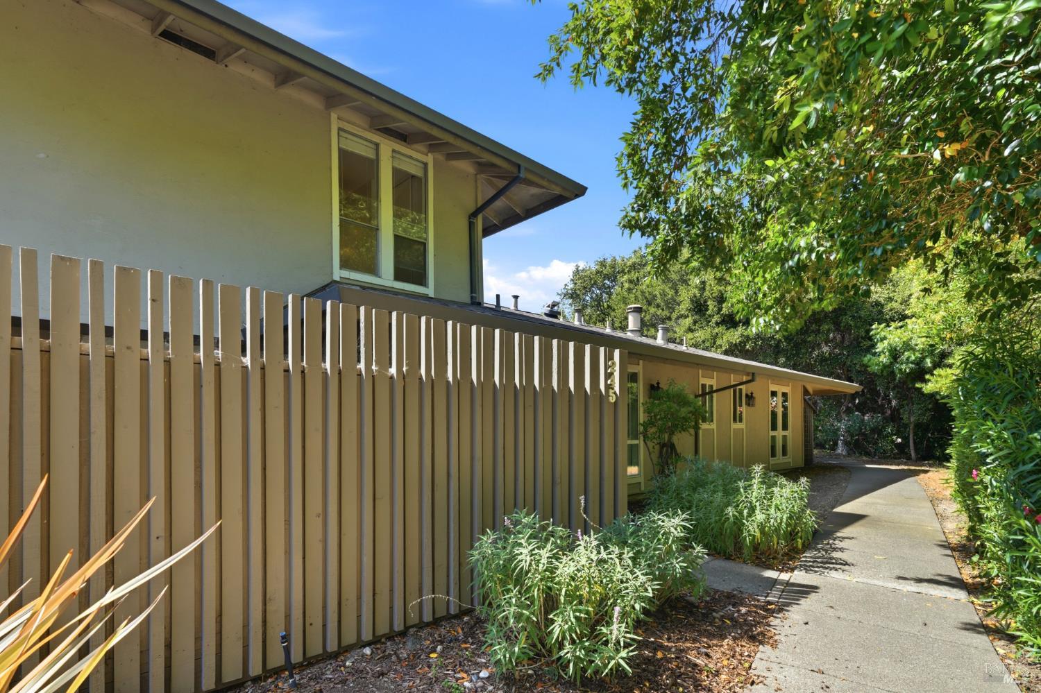 245 Roundtree Way San Rafael, CA 94903 - Photo 1 of 26