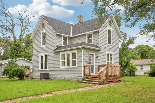 $165,000 | 311 North Water Street, Clinton, MO 64735