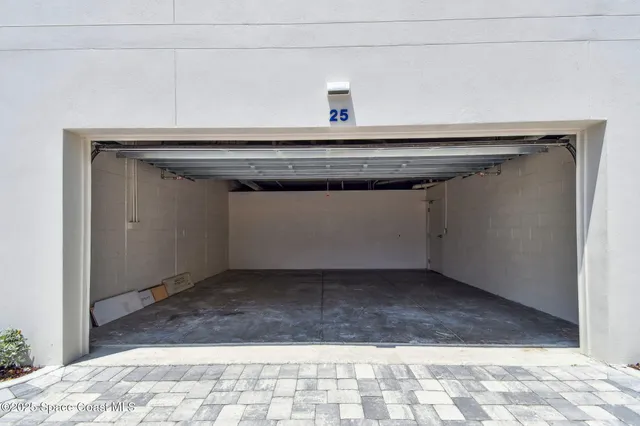 a picture of a bench in front of a mirror