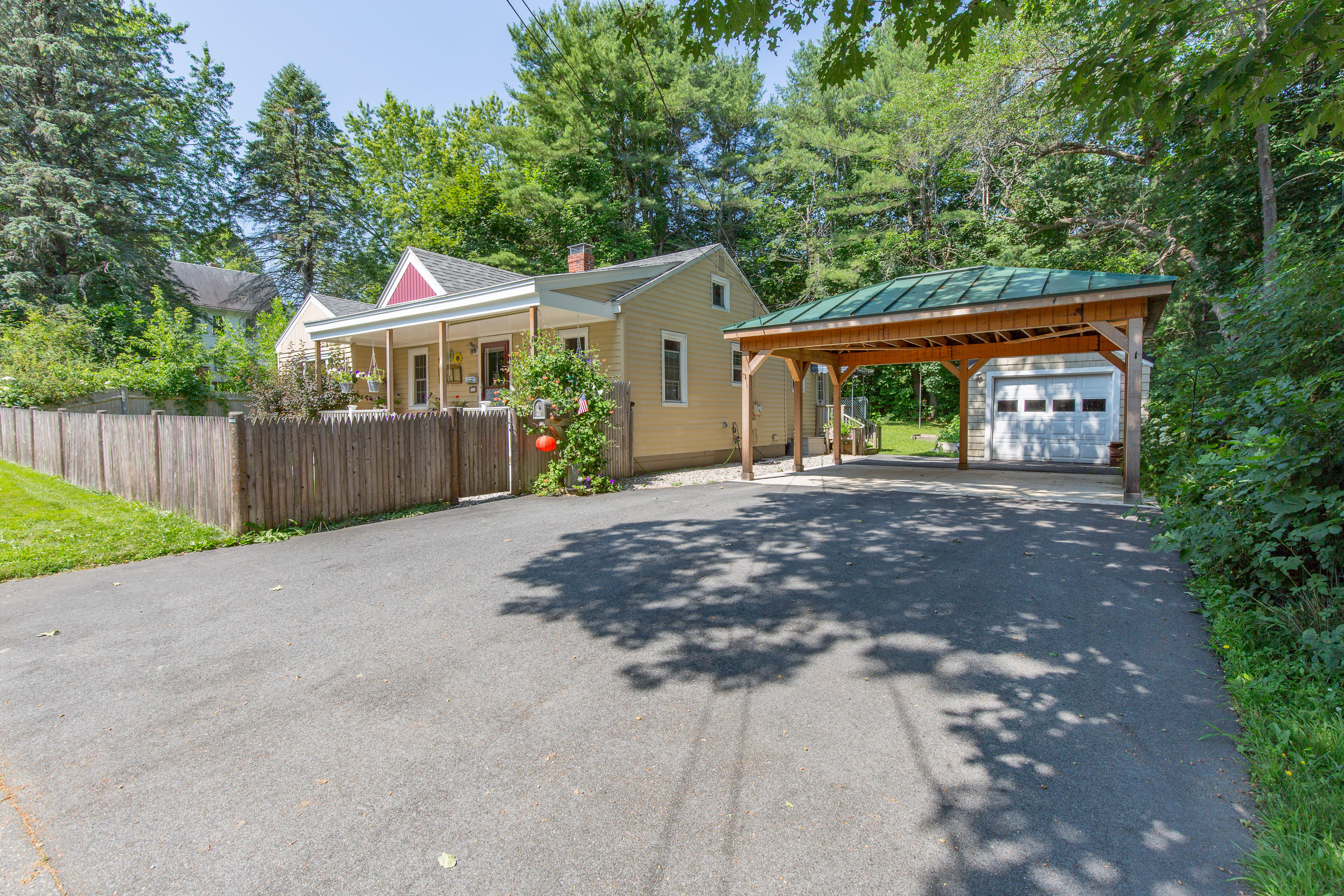 21 Hummingbird Lane Freeport, ME 04032 - Photo 4 of 31 21 Park St
