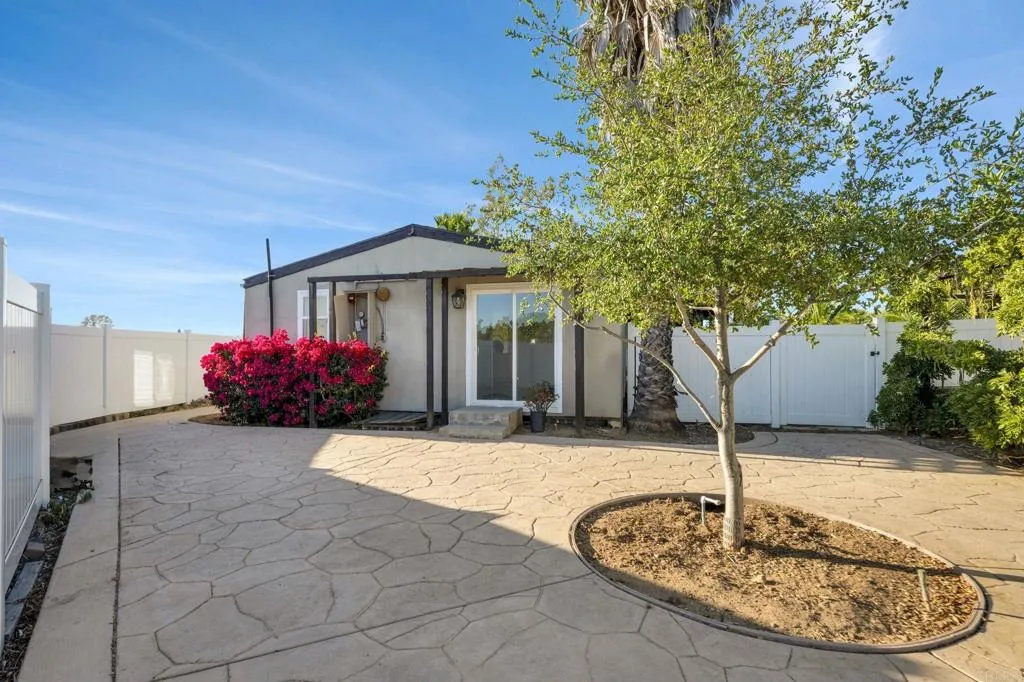 9383 West Lilac Road Escondido, CA 92026 - Photo 6 of 66 Gallery Image 6
