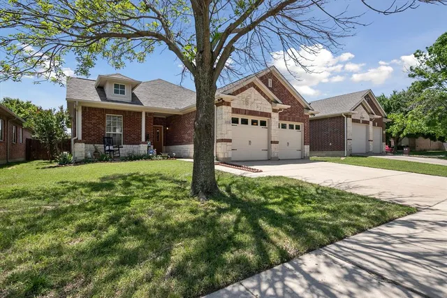 $309,000 | 2304 Clairborne Drive, Fort Worth, TX 76177