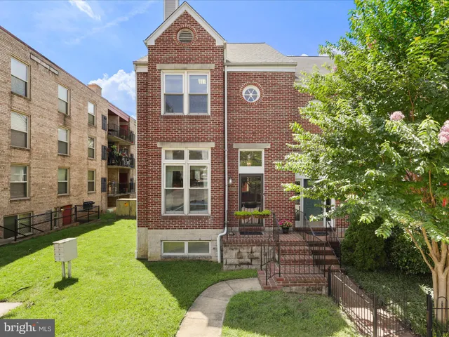 $4,300 | 626 North Payne Street, Alexandria, VA 22314