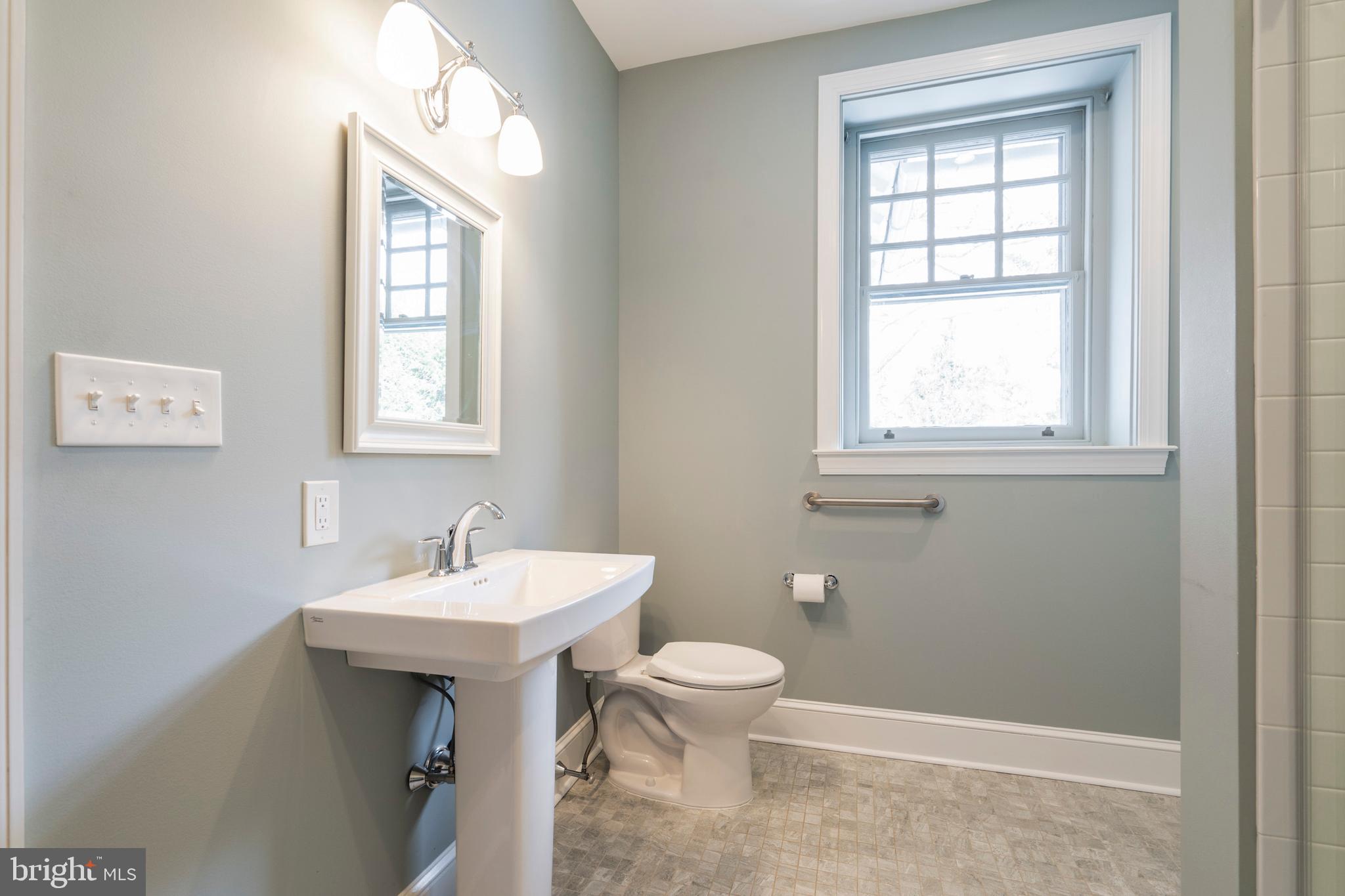 132 St Georges Road Ardmore, PA 19003 - Photo 38 of 87 Updated Bath in Bedroom 1